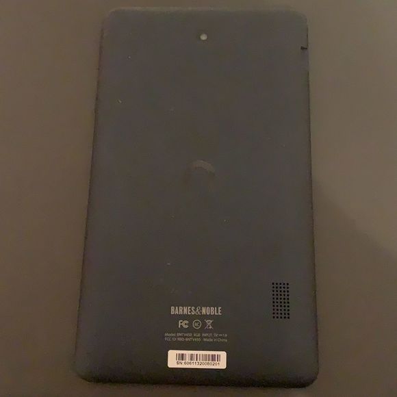 8GB Nook Tablet - Picture 2 of 9